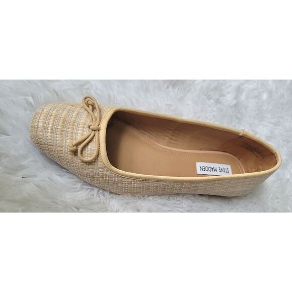 Steve Madden Seemly Ballet Flats Beige Women's Size 9 *Left Shoe* NEW - Picture 1 of 4